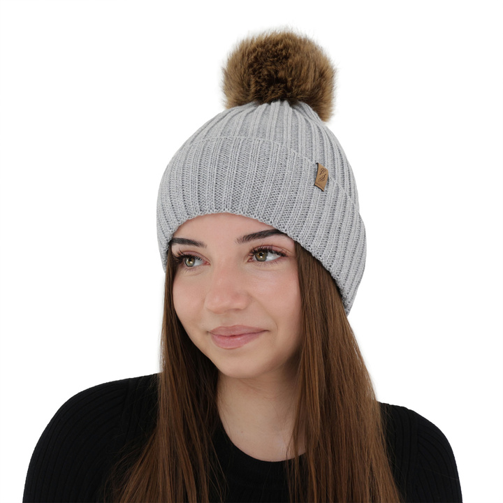 Női téli sapka, camel, merinó gyapjúval, Zamira