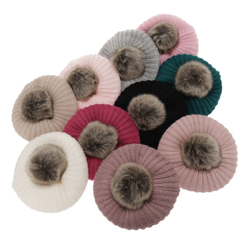 Téli készlet kislányoknak: beret és sál rózsaszín pomponnal Polinezja