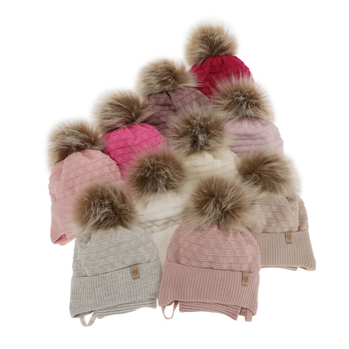 Lányoknak való téli szett: sapka pomponnal és lila sál Egeria