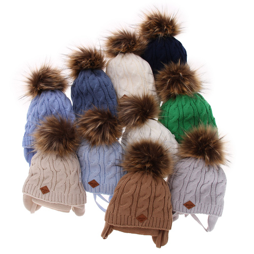 Fiú téli szett: krémszínű sapka és pomponos sál Minor