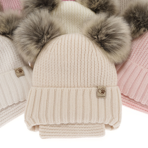 Kislány téli sapka és nyakmelegítő szett, fekete, megkötős, 100% merinó gyapjú, két pomponnal, Silvia