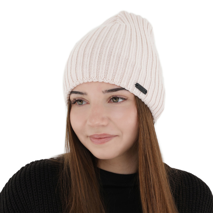 Női téli sapka, világosrózsaszín, merinó gyapjúval, Soletta