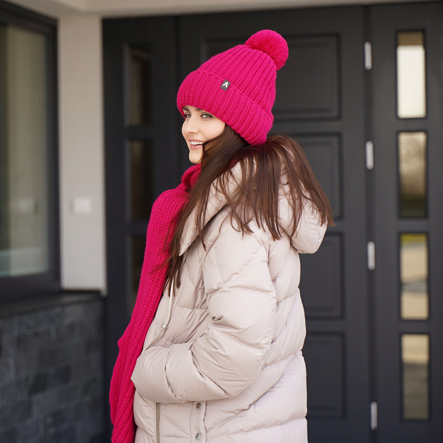 Női téli szett: pomponos sapka és orgonalila sál Lupita