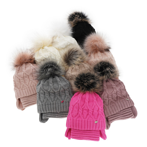 Téli szett lányoknak: sapka és sál rózsaszín pomponnal Elena