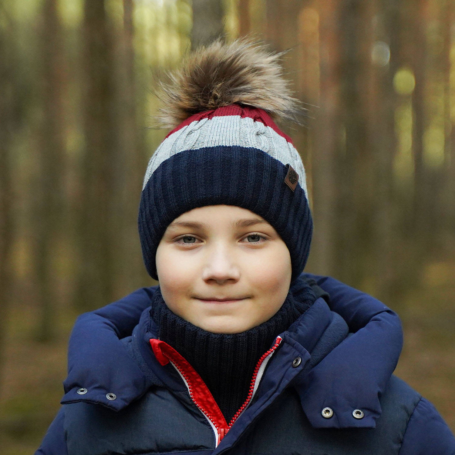 Fiú téli szett: sapka és zöld pomponos csősál Karmel
