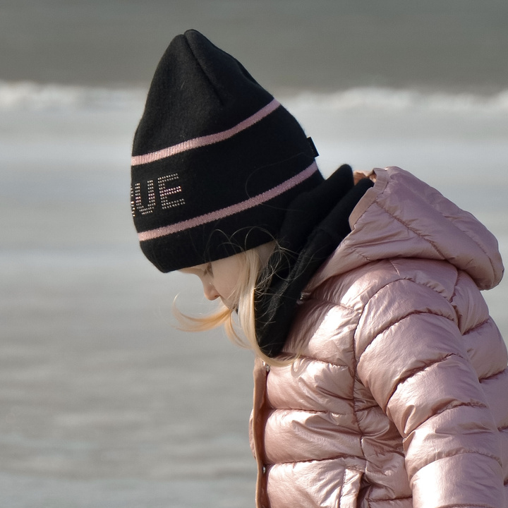 Lányoknak téli/őszi szett: sapka és körsál rózsaszín Paula