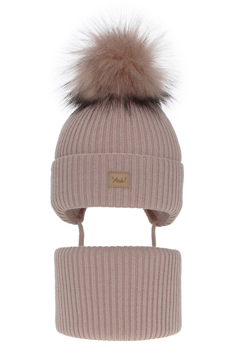 Téli kislány szett: sapka és rózsaszín pomponos nyakmelegítő Dilajla